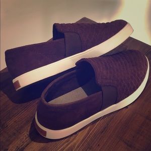 Suede memory foam purple slides